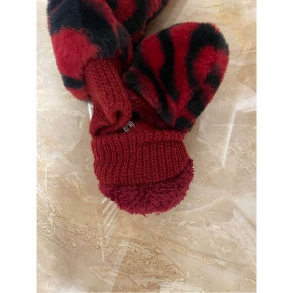 New Urban Outfitters Knox Printed Faux Fur Mitten - Picture 5 of 5